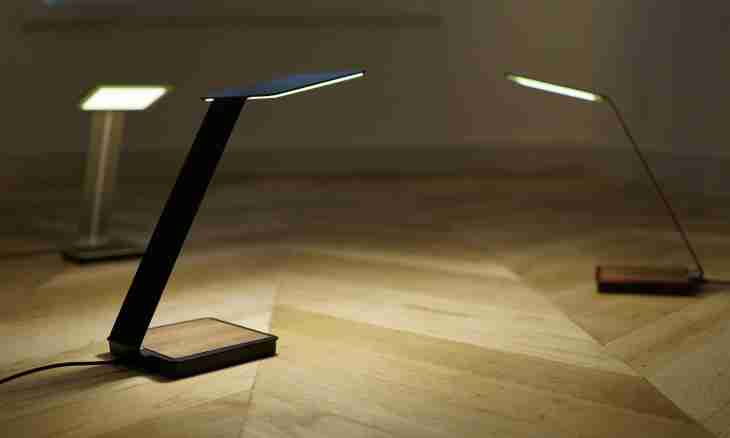 How to choose a desk lamp for the school student