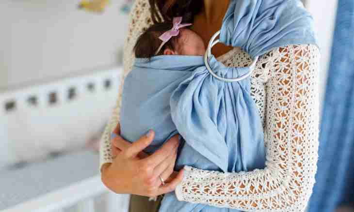 How to use a baby sling