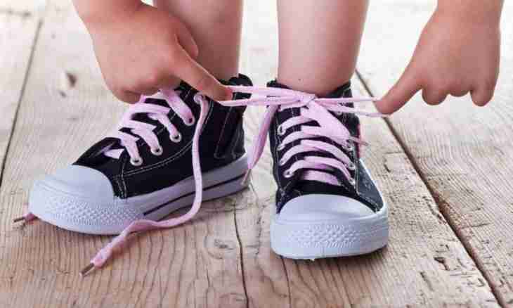 How to choose to the kid footwear