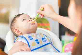 What to feed the one-year-old child with