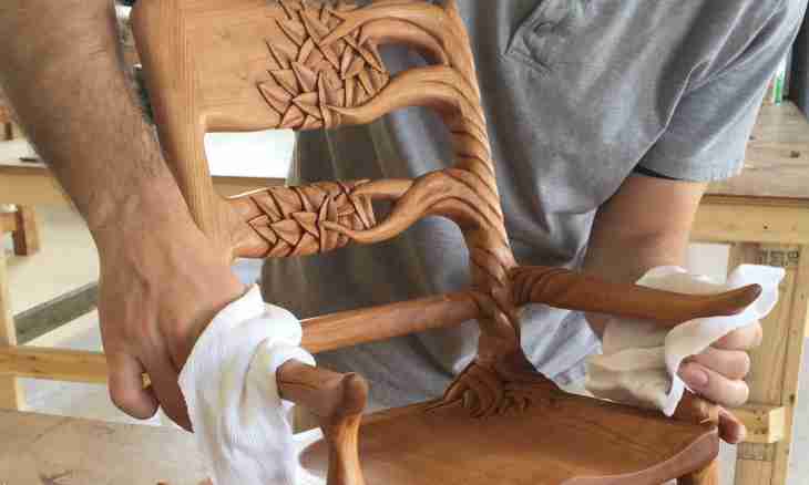 How to make a stool for feeding with own hands