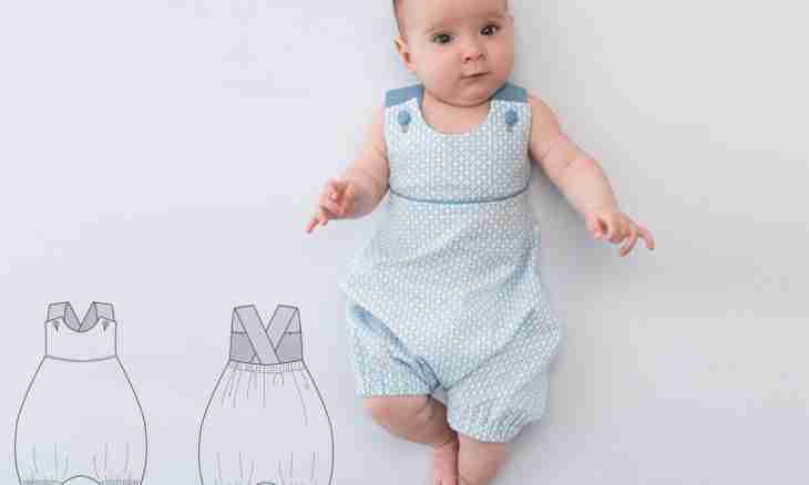 How to construct the drawing of a pattern of a romper suit