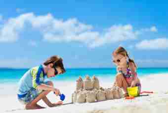 How to bring together the child on the beach