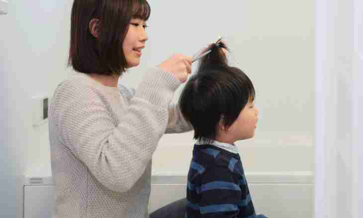 How to cut hair to the child