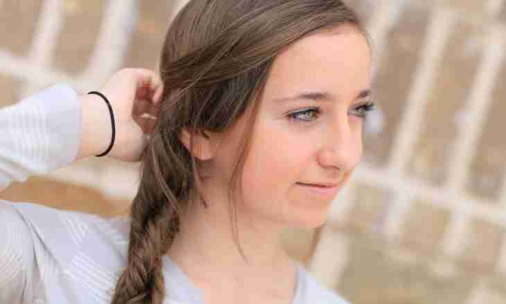 Hairstyles for the girl for every day in school and on the street