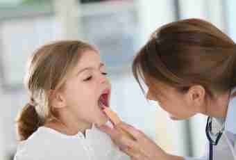 How to treat a throat at small children