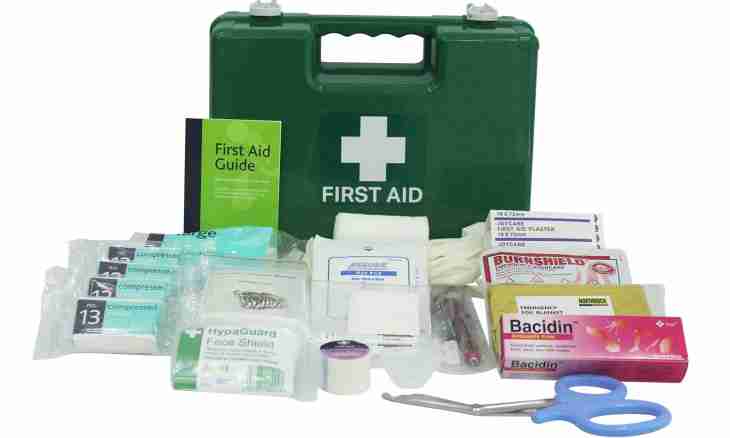 How to collect a road first-aid kit for the child