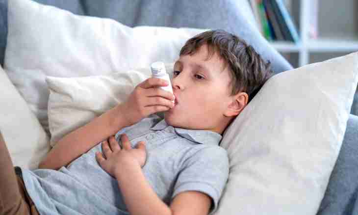Cough at the child: reasons and treatment