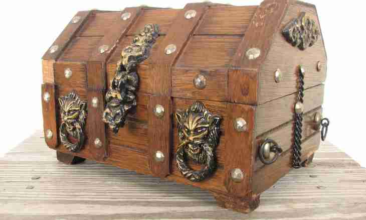 How to make a chest with treasures