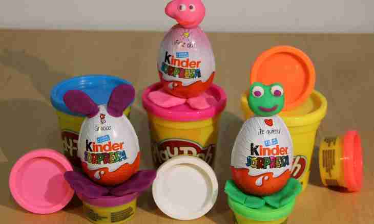 How to define what toy in Kinder surprise egg, without opening it