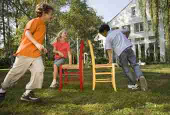 Fascinating outdoor games for children on the street
