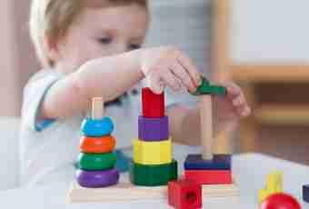How to develop fine motor skills of hands at the child
