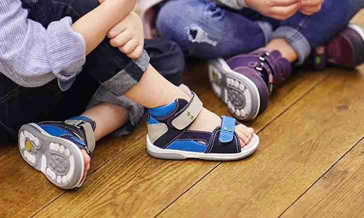 How to determine the size of children's footwear