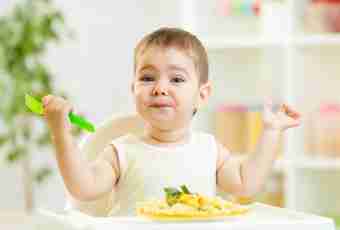 Day regimen and the child's food in 3 months
