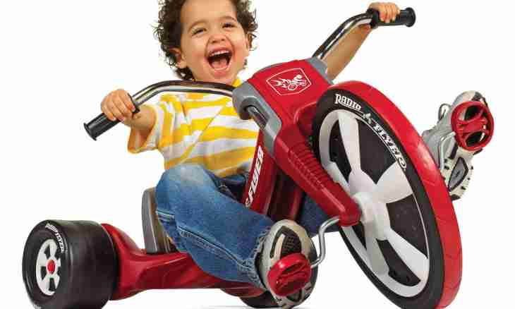 How to choose the tricycle for the child