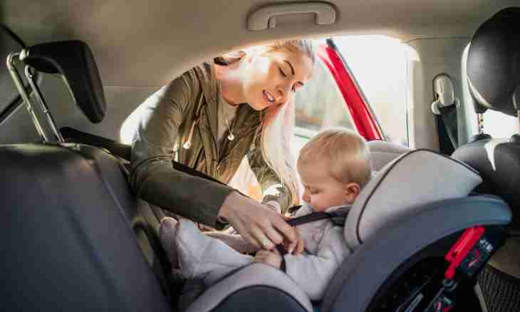 What to play with the child in the car