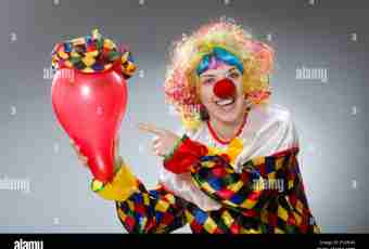 The clown juggler from cardboard