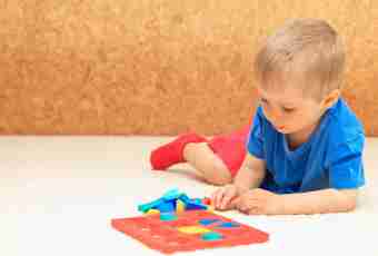 How to develop fine motor skills at the child about one year