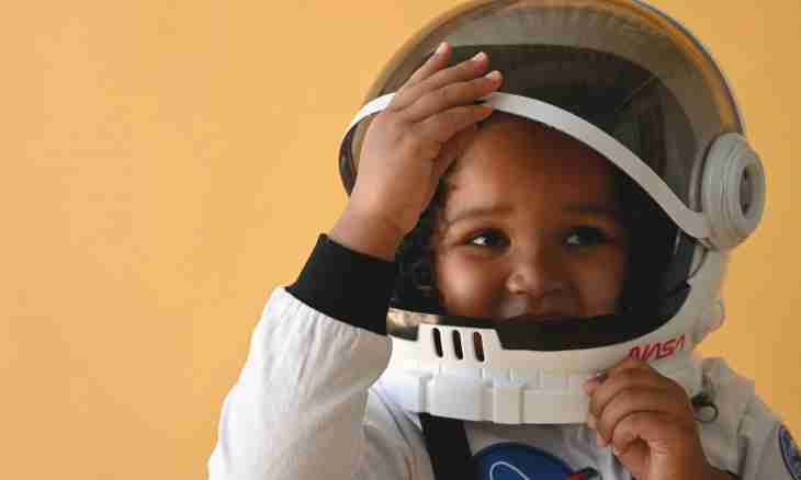 How to make the astronaut's suit for the child