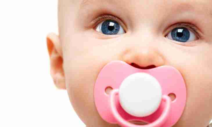 From what age to disaccustom the child to a pacifier