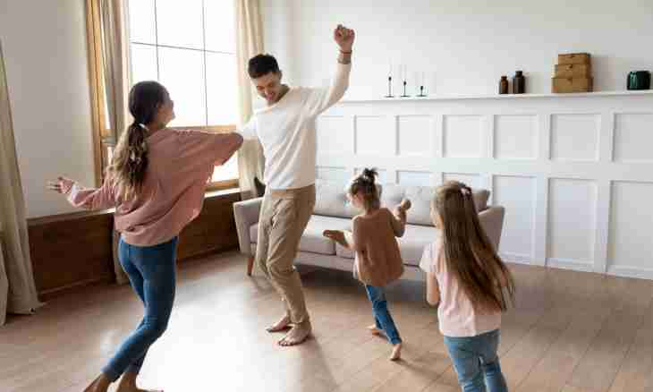 How to put children's dance