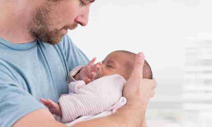 How to help at gripes to the newborn