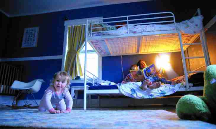 How to accustom the child to sleep in the room