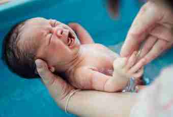 How often it is possible to bathe the newborn