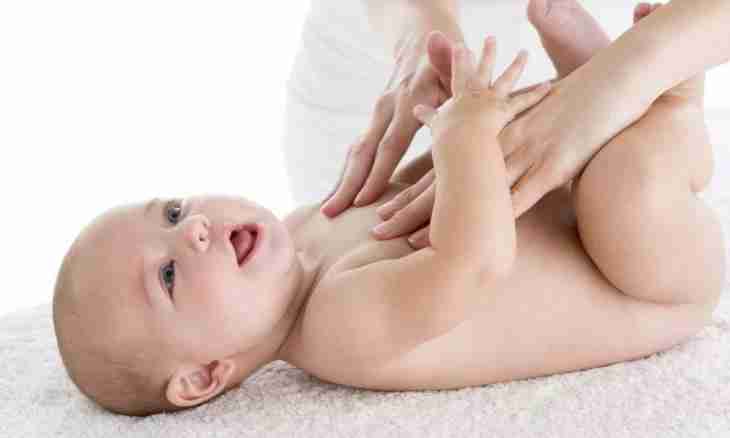 How to do massage of eyes to the newborn
