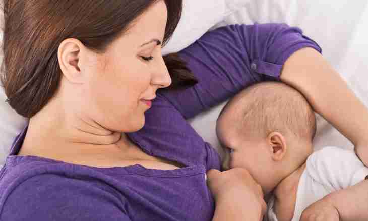 What to do if the child does not take a breast