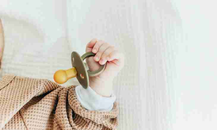 How often the baby needs to change a pacifier