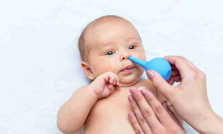 How to clean to the newborn a nose
