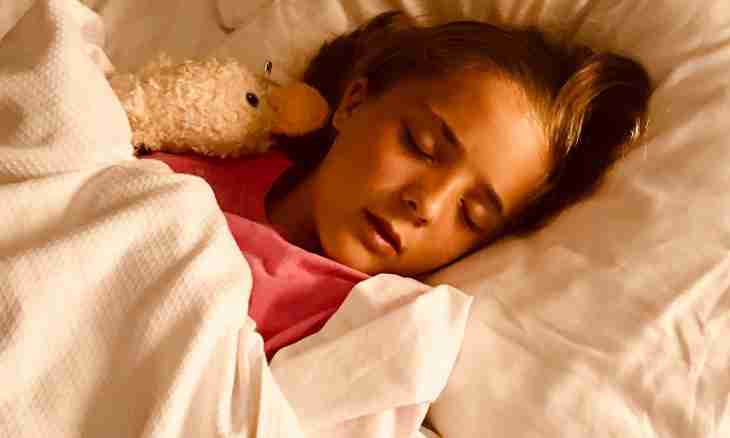 What to do if the child badly sleeps at night