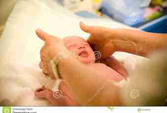 How to process the newborn's umbilical cord