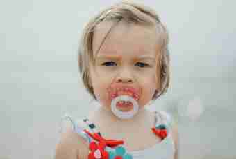 Whether it is necessary to give to the child a pacifier