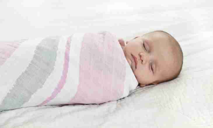 How to swaddle the child at a dysplasia