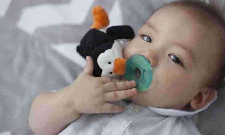 Whether the pacifier is necessary to the child