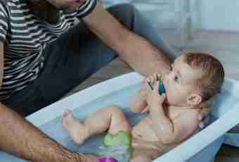 Whether it is possible to bathe the baby at cold