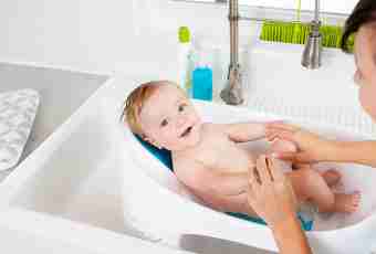 What bath is more convenient for the newborn