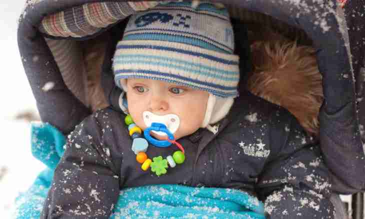 How to dress the newborn child in the winter