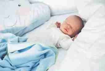 In what to dress the newborn child in the first days of stay of the house