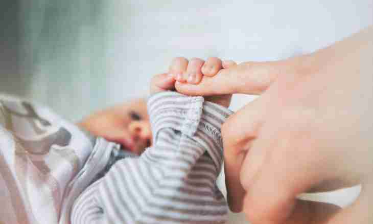 When to begin to walk with the newborn