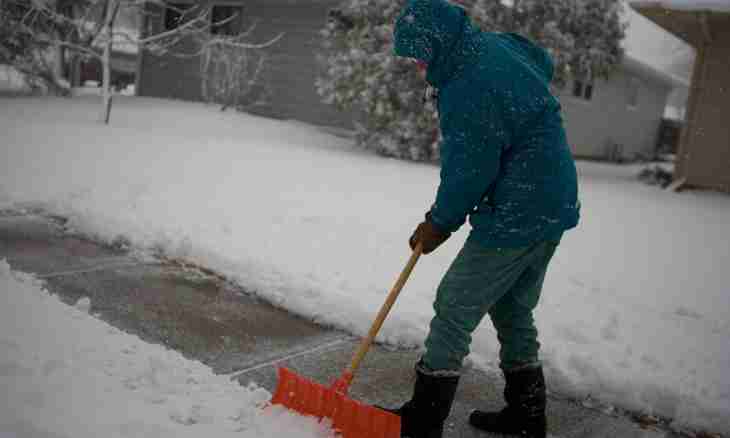 How to shovel away snow in Maynkrafta