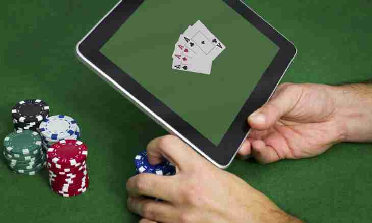 How to play poker on the Internet