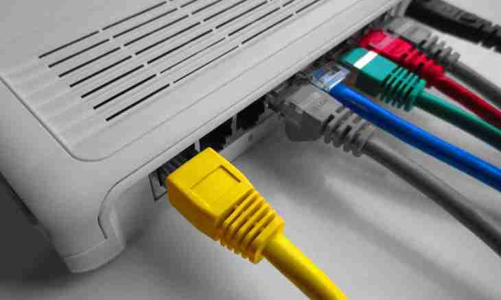 How to connect two computers to the Internet through one cable