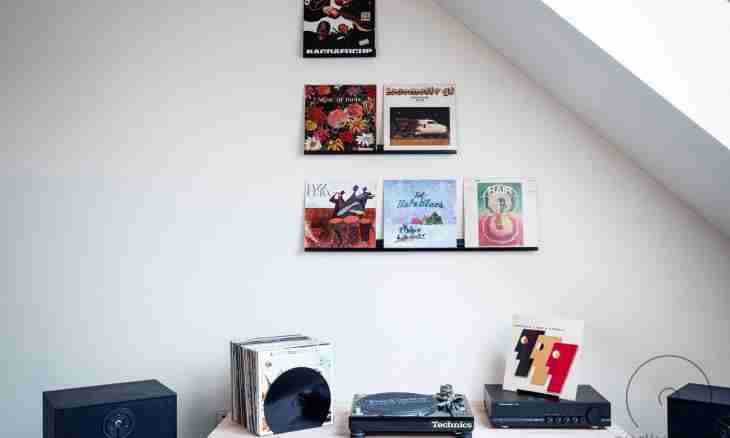 How to return records on a wall