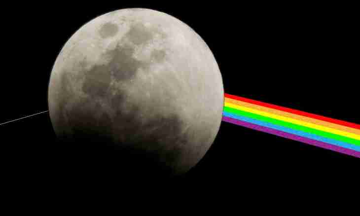 Why we see one side of the Moon