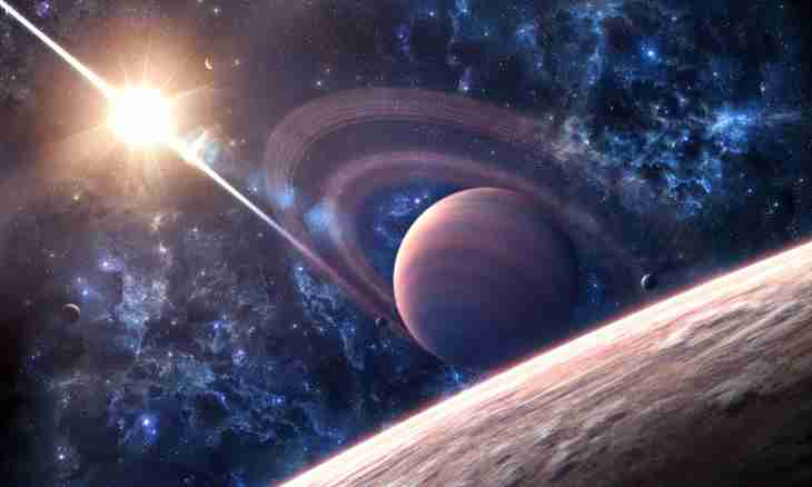 Planet Saturn: atmosphere, relief, duration of day and year, satellites