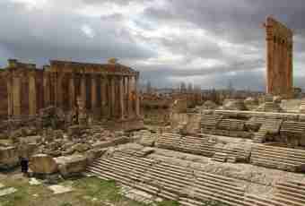 Who built the temple of Jupiter in Baalbek