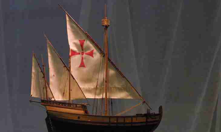 What is a caravel